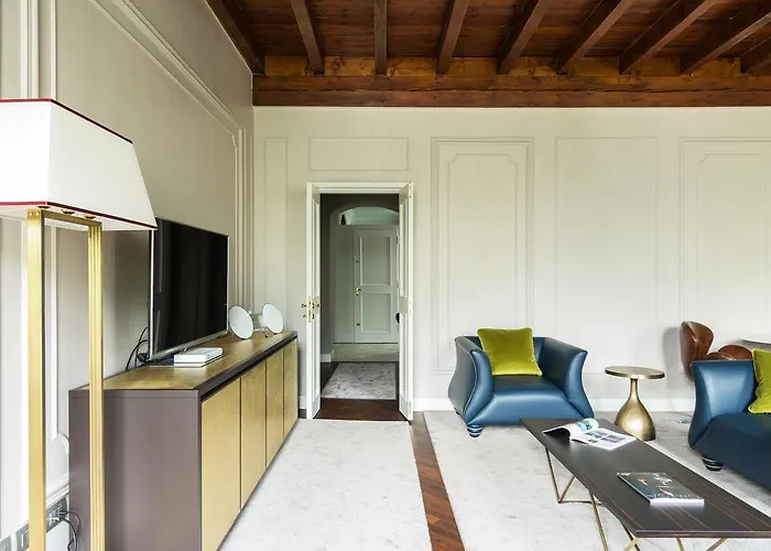 Piazza Cavour - Luxury View * Como