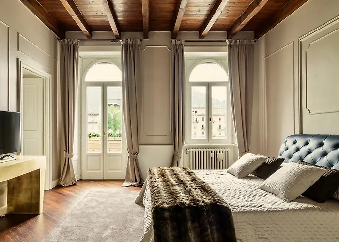 Piazza Cavour - Luxury View * Como